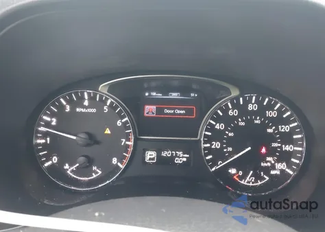 2014 Nissan Pathfinder Sv z USA, uszkodzony, nr VIN 5N1AR2MM9EC670070